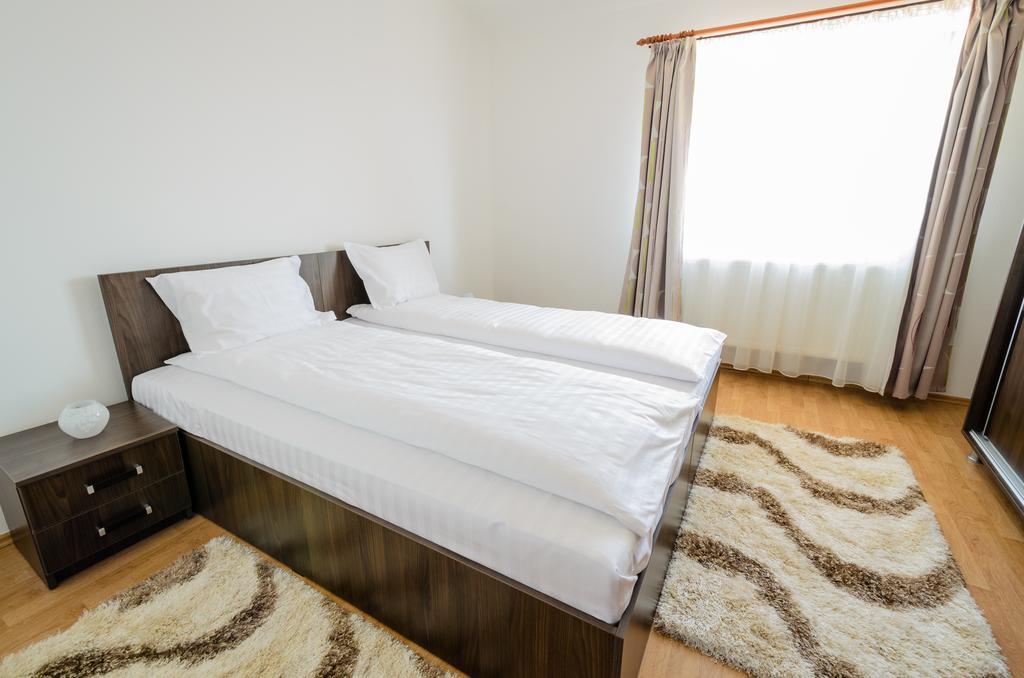 Hotel Apart Tel Aviv Себеш Экстерьер фото