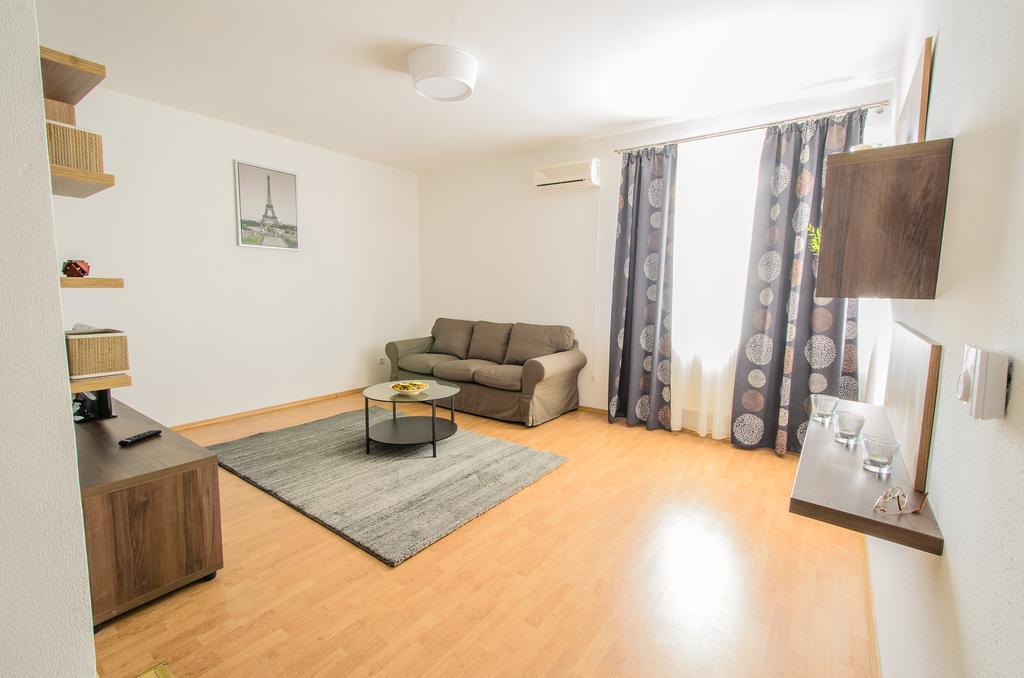 Hotel Apart Tel Aviv Себеш Экстерьер фото